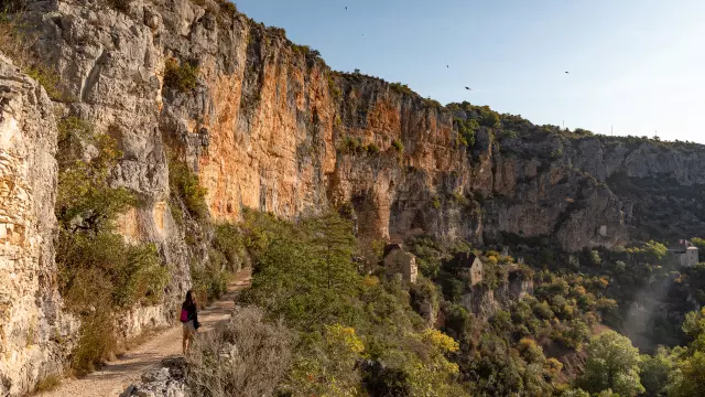 Le chemin de randonnée de Pierre-Levée à Sauliac-sur-Célé, dans la vallée du Célé et au cœur des Causses du Quercy