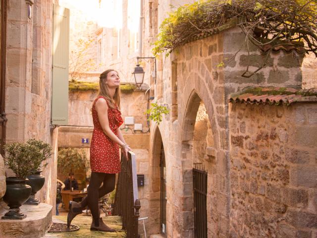Contemplate the old stones of Figeac