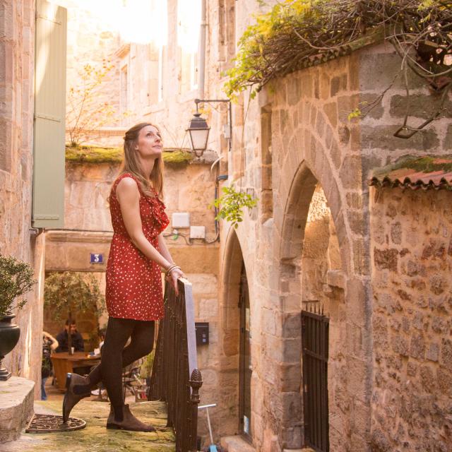 Contemplate the old stones of Figeac