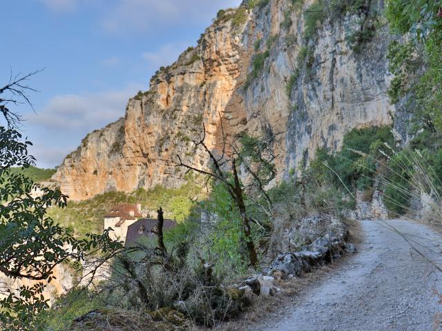 Chemin de visite , Pierre Levée à Sauliac-sur-Célé