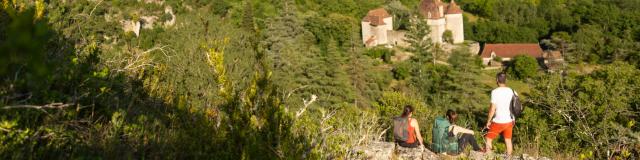 Chemin de la Pierre-levée dans la vallée du Célé