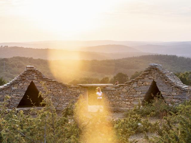 Œuvre d'art refuge sur le GR65, Super-Cayrou à Gréalou, sur le parcours Fenêtres sur le Paysage en direction de Compostelle