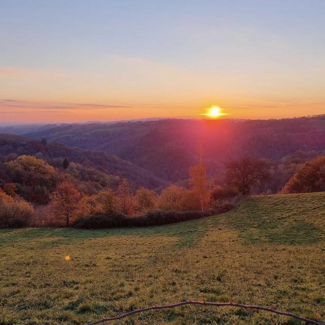 Splendide coucher de soleil sur le Ségala