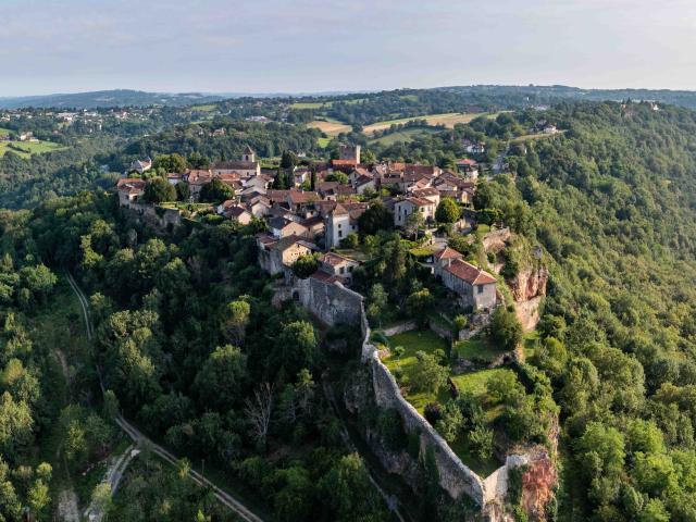 Vue aérienne de Capdenac-le-Haut, classé parmi les Plus Beaux Villages de France