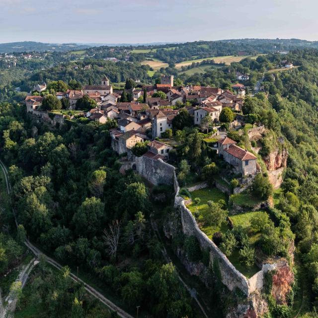 Vue aérienne de Capdenac-le-Haut, classé parmi les Plus Beaux Villages de France
