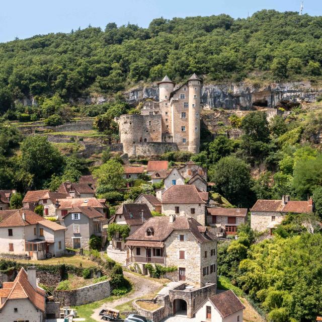 Village et château de Larroque-Toirac dans la vallée du lot