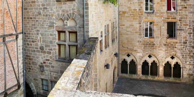 Place des Écritures à Figeac, œuvre de Joseph Kosuth