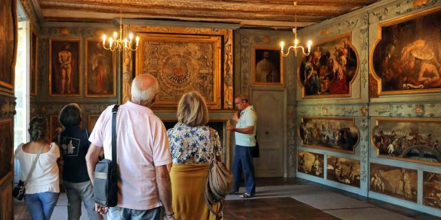 Visiter les salons du collège du Puy de Figeac, ancien séminaire avec des peintures murales du 17e siècle