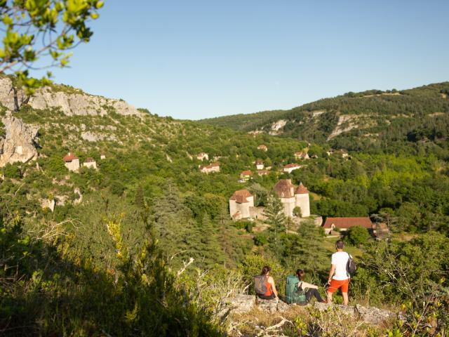 Panorama on the castle of Geniez, Célé valley