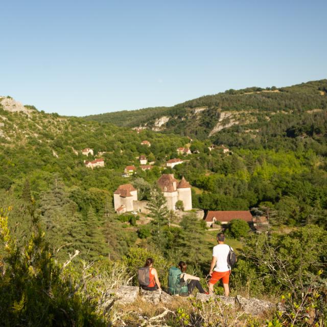 Panorama on the castle of Geniez, Célé valley