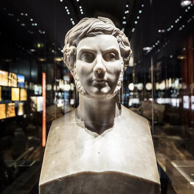 Le buste de Jean-François Champollion, au musée éponyme à Figeac, dans le Lot.