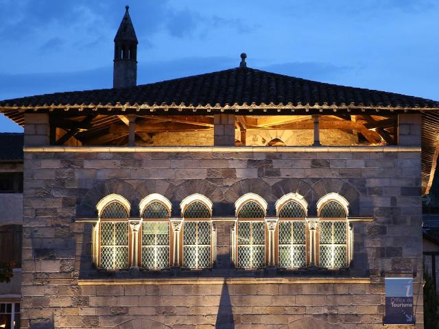 Superbe Hôtel de la Monnaie de Figeac