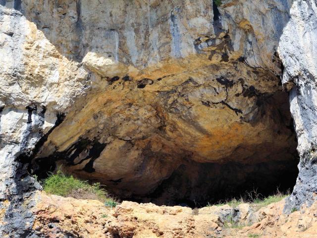 Larroque cavity