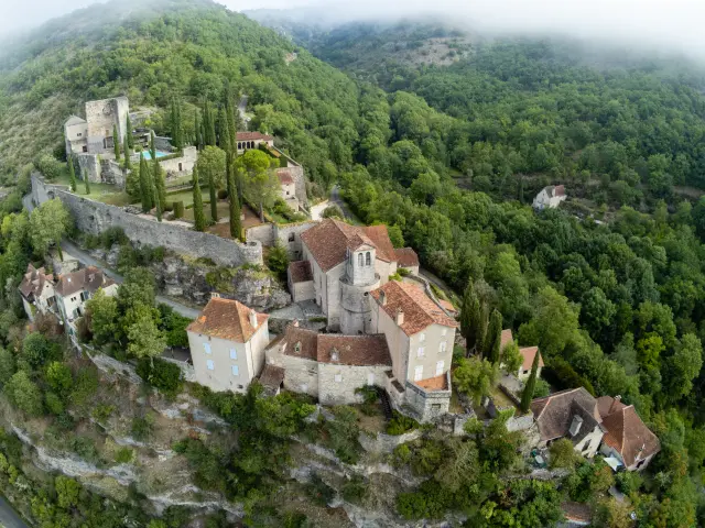 Village and castle of Montbrun