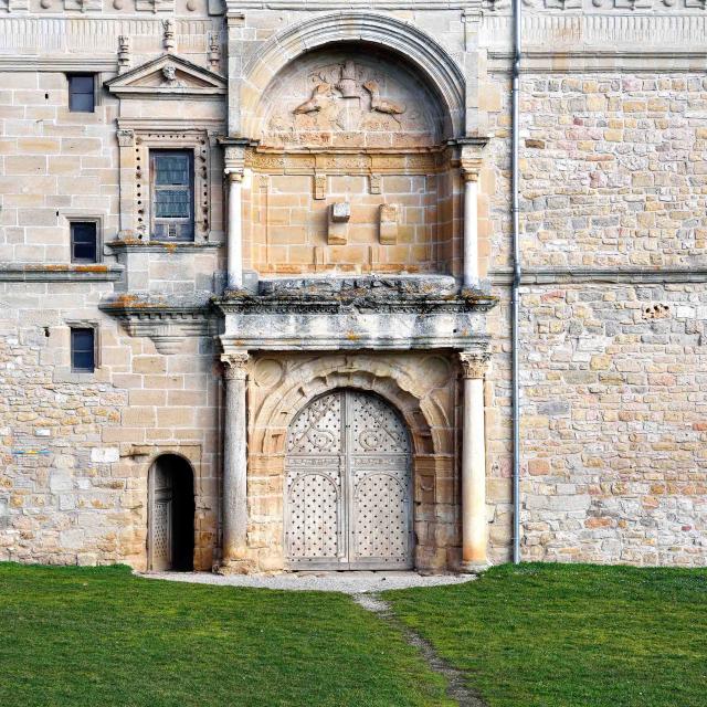 Façade du château d'Assier