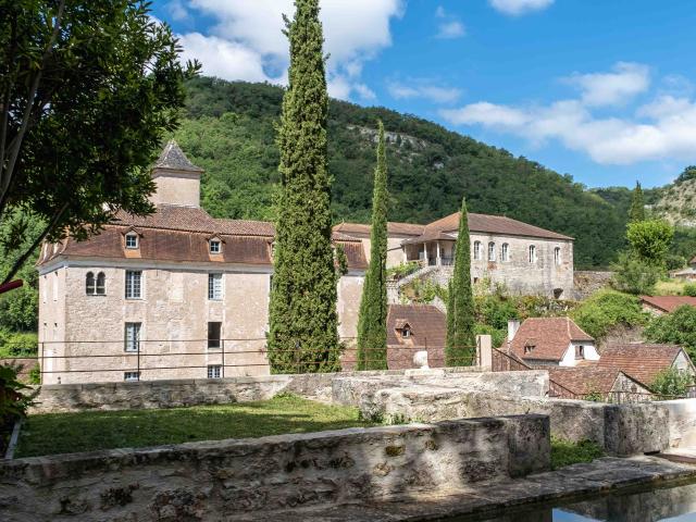 12th and 18th century castle of Larnagol