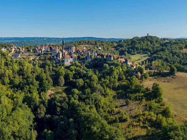 View of the village of Faycelles overlooking the Lot valley