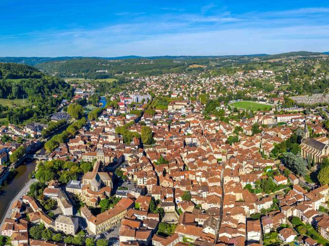 Vue aérienne sur Figeac, dans le Lot, vallée du Célé