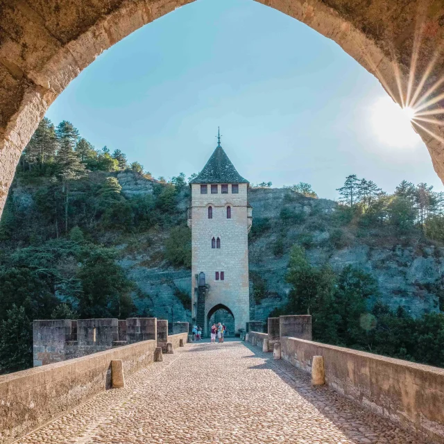 Pont Valentré À Cahors