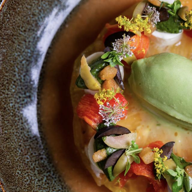 Assiette colorée et appétissante Restaurant du Viguier du Roy