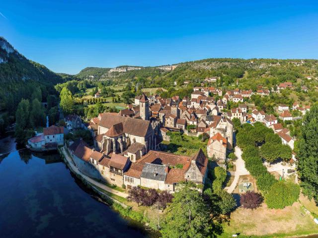 Le village et l'abbaye de Marcilhac-sur-Célé