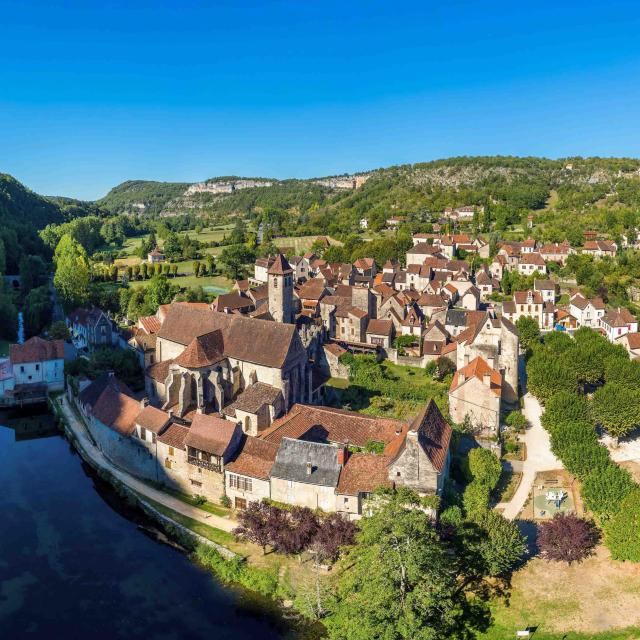 Le village et l'abbaye de Marcilhac-sur-Célé