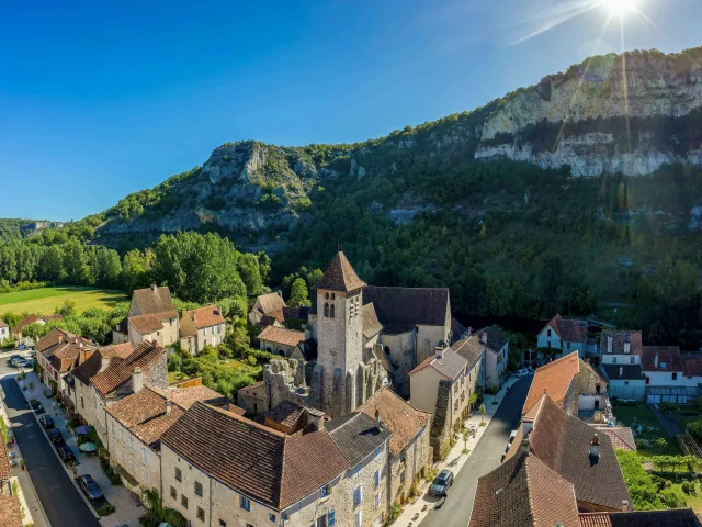 Marcilhac-sur-Célé et les falaises de la vallée du Célé