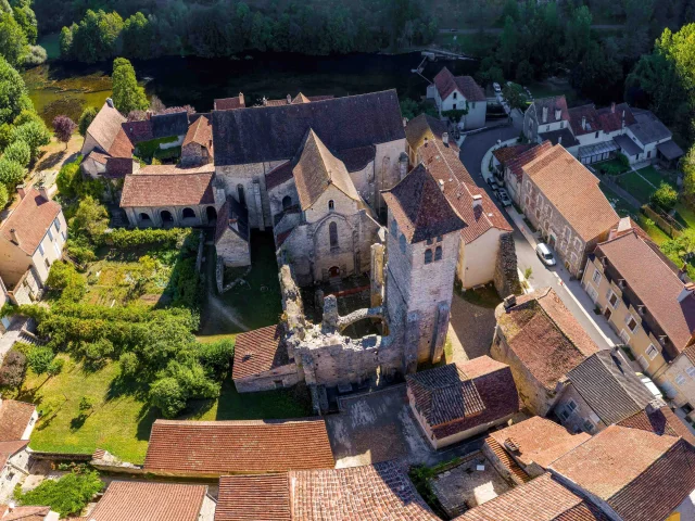 Ruines de l'abbaye de Marcilhac-sur-Célé