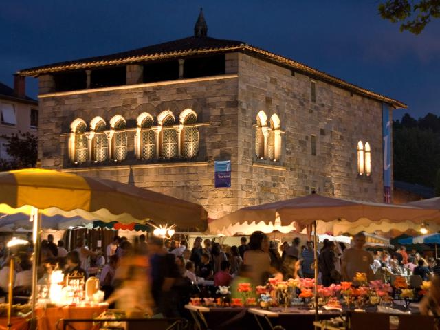 Mache-nocturne-Figeac-_-Lot-Tourisme-C-Pelaprat.jpg