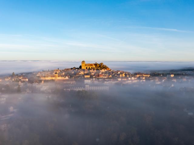 Vue aérienne de Gourdon au petit matin