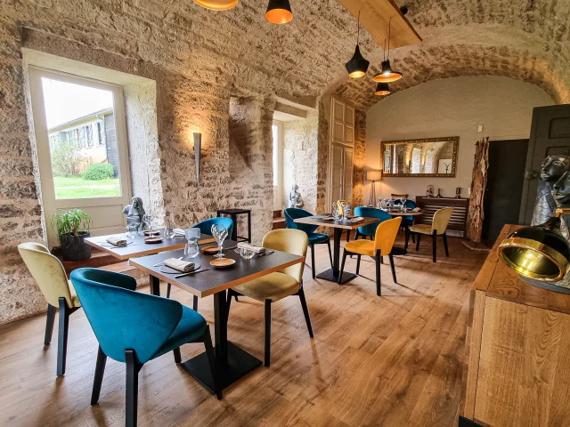 Salle du restaurant du château Le Grézalide