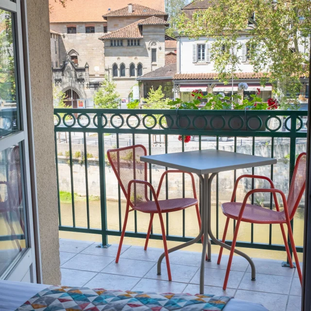Chambre avec balcon au Pont d'Or