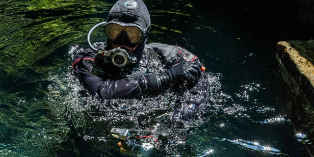 Diving at the emergence of Marche-Pied
