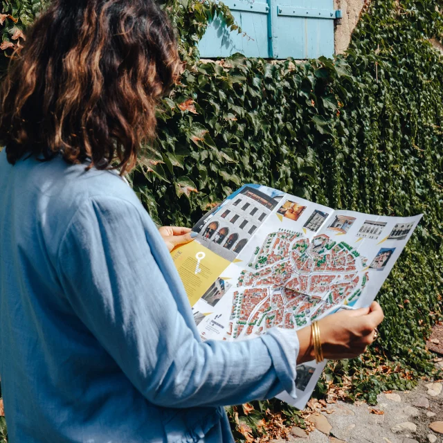 Déambulation avec le circuit des clés dans la ville médiévale de Figeac.