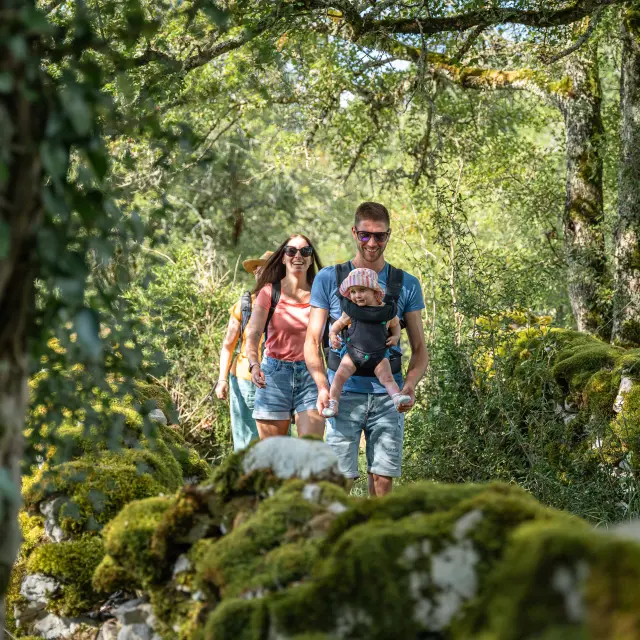 Family walk in Marcilhac-sur-Célé
